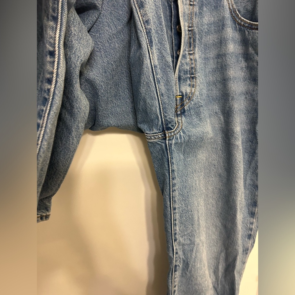 Like New Levi Ribcage High Rise Straight Jeans - Picture 8 of 11